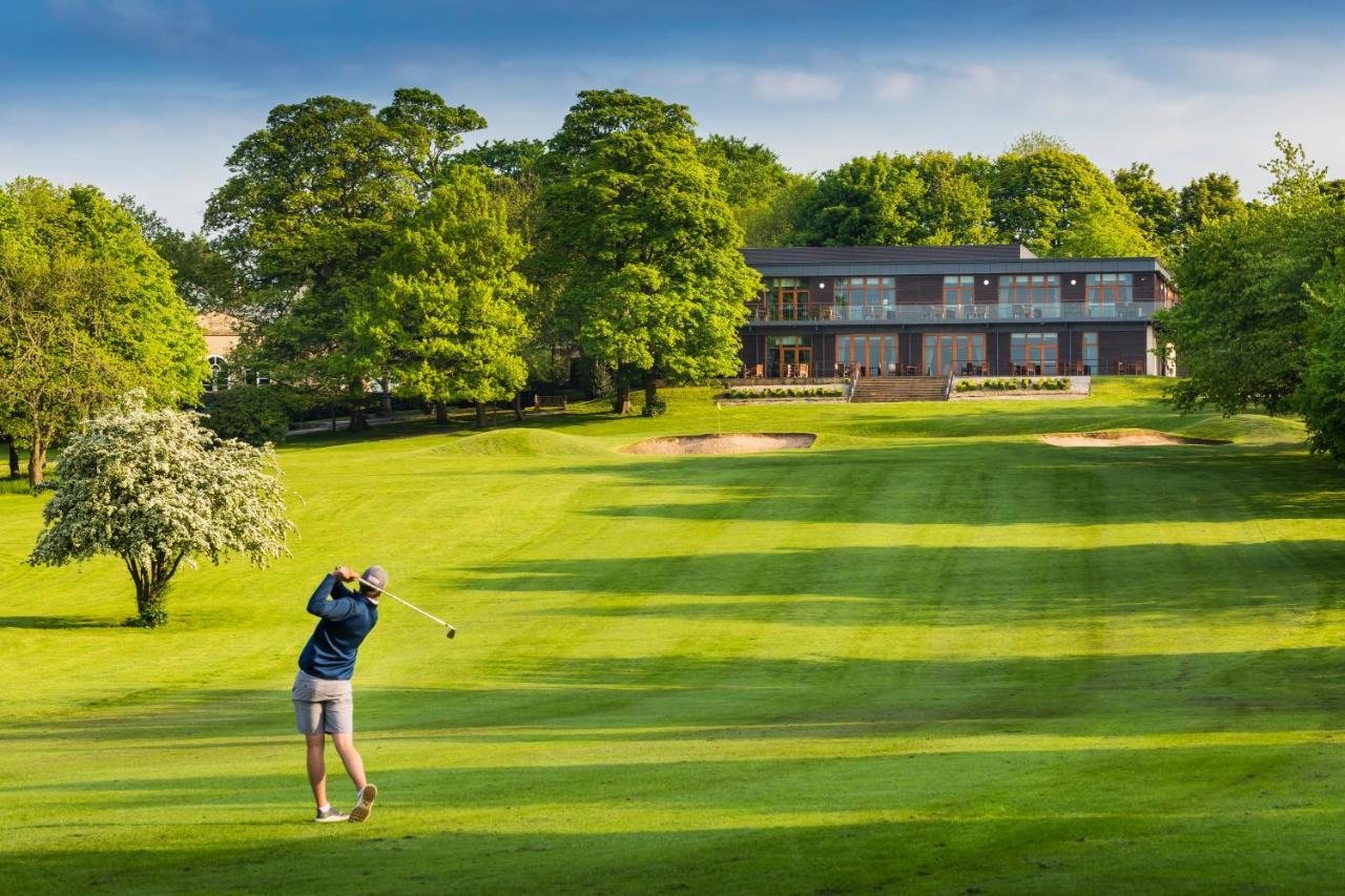 Oulton Hall Hotel, Spa & Golf Resort Лийдс Екстериор снимка