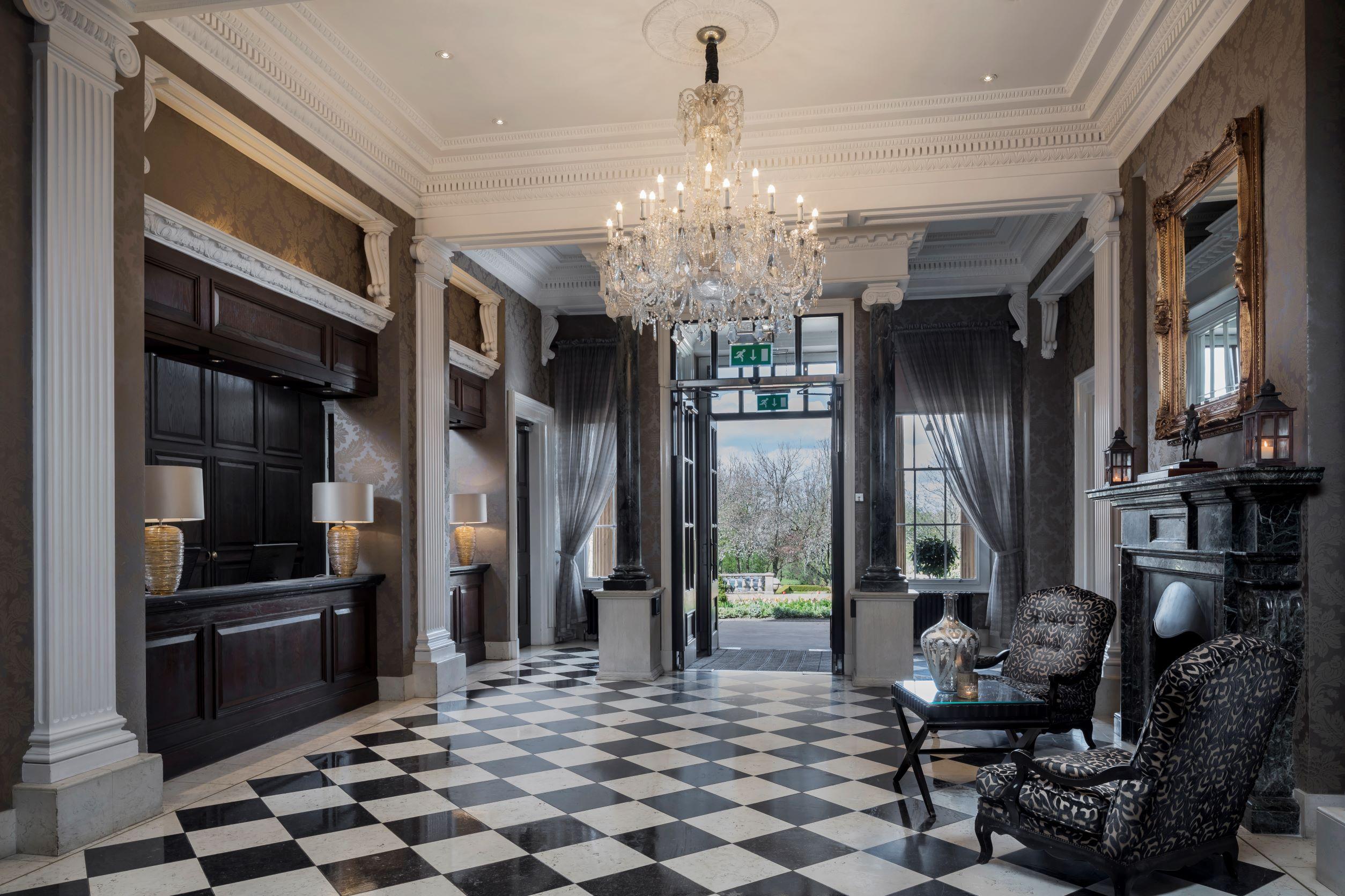Oulton Hall Hotel, Spa & Golf Resort Лийдс Екстериор снимка