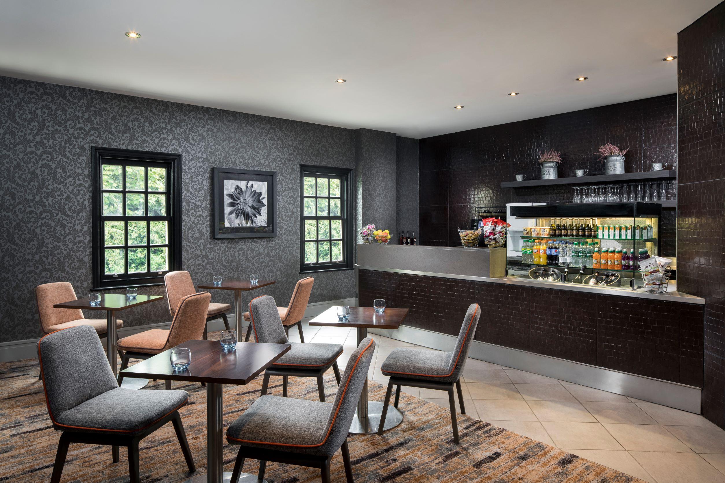 Oulton Hall Hotel, Spa & Golf Resort Лийдс Екстериор снимка