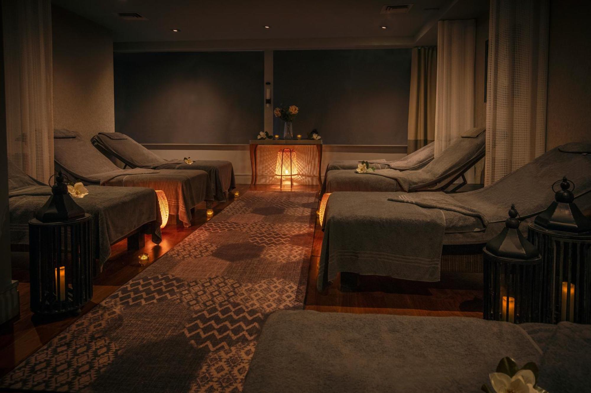 Oulton Hall Hotel, Spa & Golf Resort Лийдс Екстериор снимка