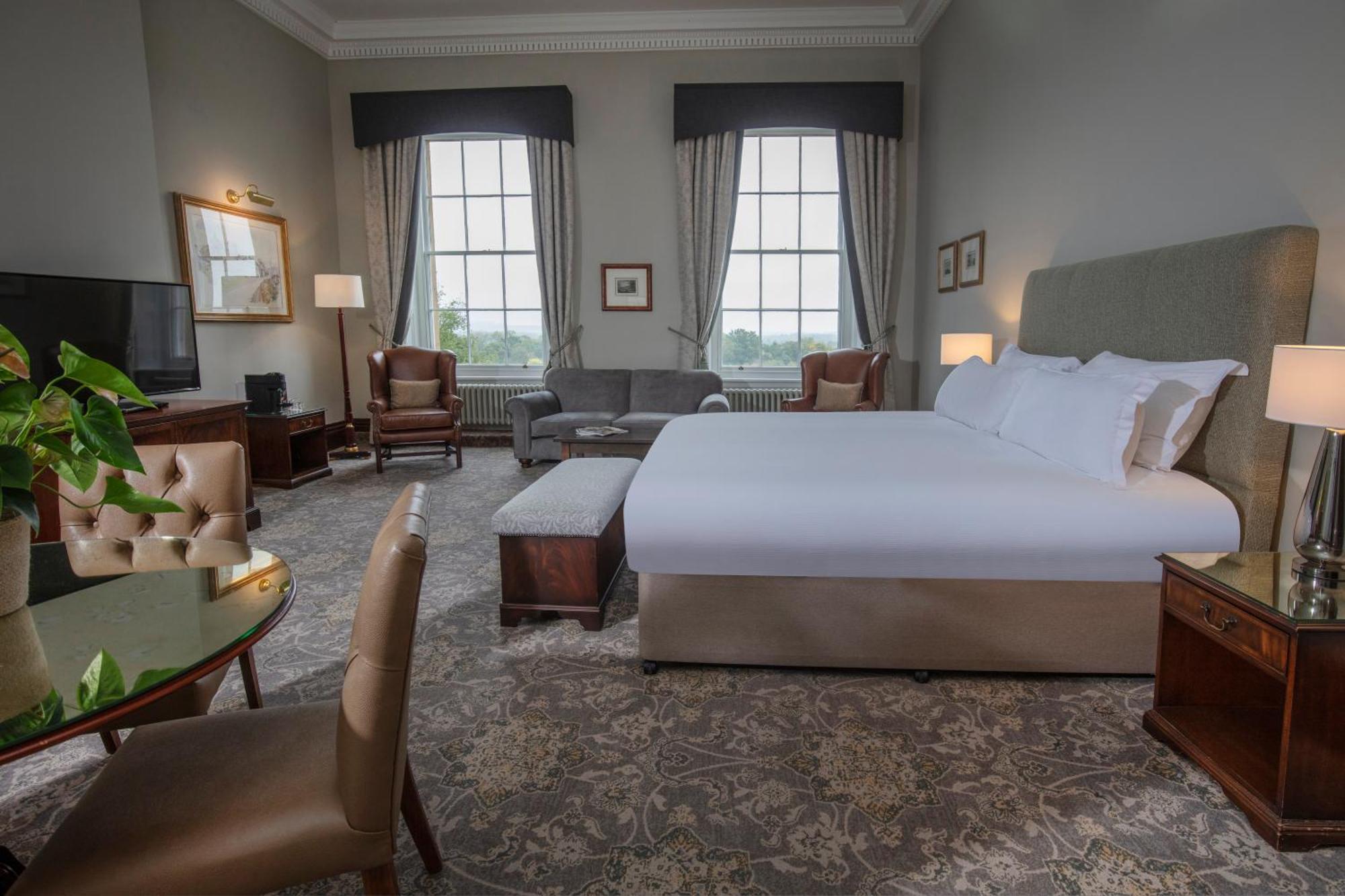Oulton Hall Hotel, Spa & Golf Resort Лийдс Екстериор снимка